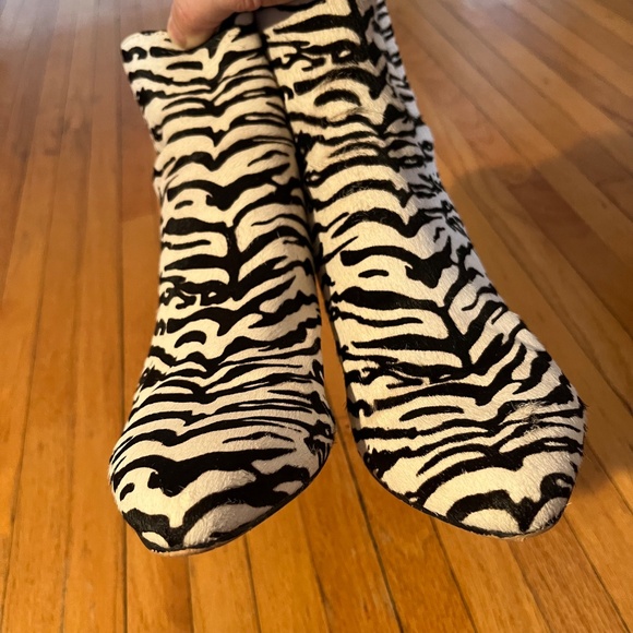 Dolce Vita Zebra Print Ankle Boots - Sz 8.5 - Picture 6 of 9